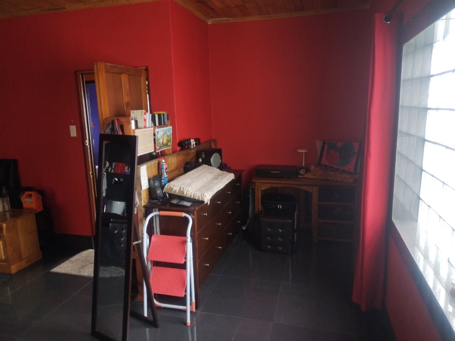 7 Bedroom Property for Sale in Brackenfell Central Western Cape